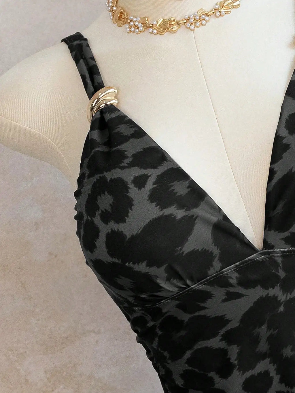 Women's Leopard Print V-Neck 2-Piece Bikini Set For Beach Pool Party